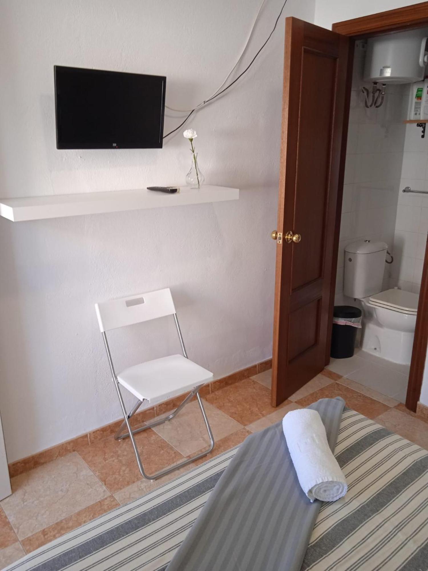 Pension Montero Jedula Bagian luar foto