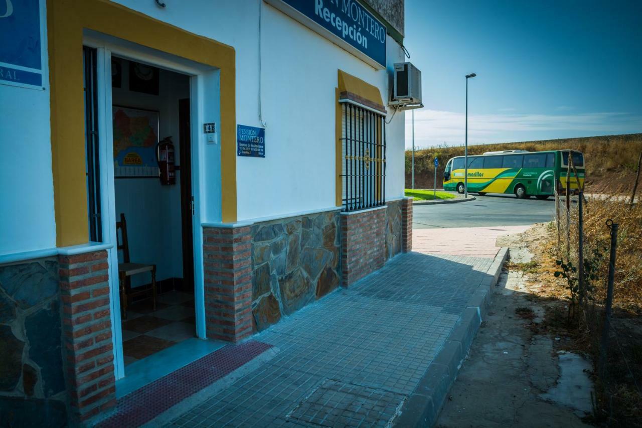 Pension Montero Jedula Bagian luar foto